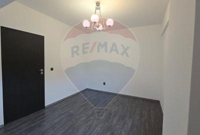 Apartament cu 3 camere semidecomandat în Dămăroaia - 5