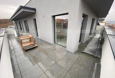 Apartament tip PENTHOUSE, 3 camere, 76 mp + terasa 60 mp, lift, Baciu - 1
