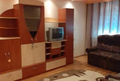 Vand apartament cu doua camere