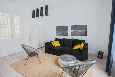 Chirie, apartament 2 dormitoare, central 550 E/lună (neg). Comision 0. - 15