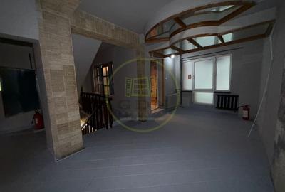 Spațiu comercial, de 377 mp, în 1 Mai - 12