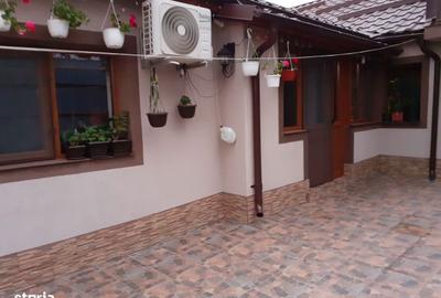 Casă cu 4 camere cu Canalizare în Central - 3