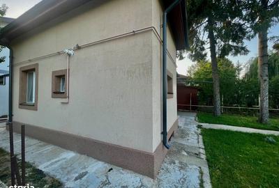 Casă cu 3 camere cu Canalizare în Central - 1