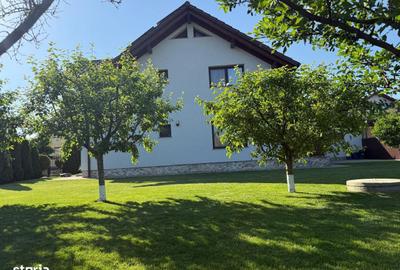 Casă cu 4 camere în Central - 1