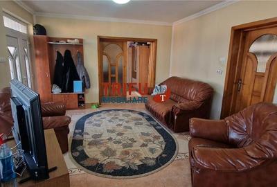Casă cu 4 camere în Bărăbanț