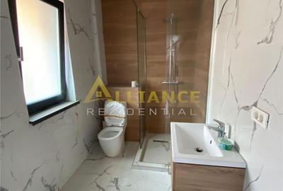 Casă cu 4 camere cu Teren 210 Mp în Central