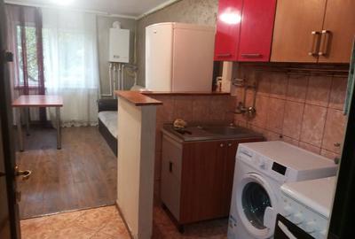 Garsonieră nedecomandată în Tractorul - 2