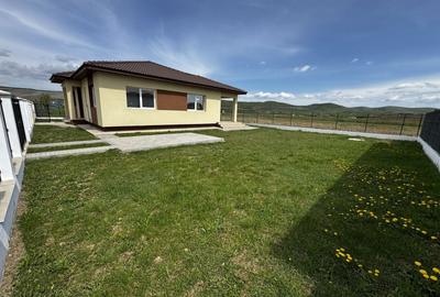 Casă individuală cu 4 camere cu Canalizare în Micești - 5