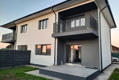 In Gulia case separate model DUPLEX 4 camere 3 bai  P+1+pod incalzire pardoseala - 2