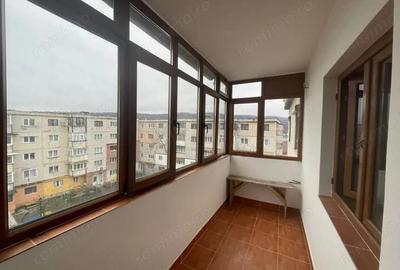 Vanzare apartament 3 camere, situat in Rovinari, Aleea Mesteacanului - 3