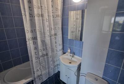 Apartament cu 3 camere semidecomandat în Cantemir