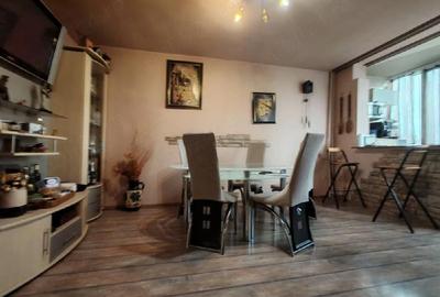 Apartament cu 3 camere decomandat în Nufărul - 3