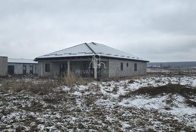 Casă individuală cu 4 camere cu Canalizare în Solovăstru - 2