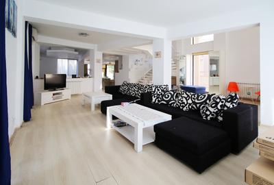 Vilă impresionantă aproape de mare – închiriere pe termen lung, Mamaia Nord - 12