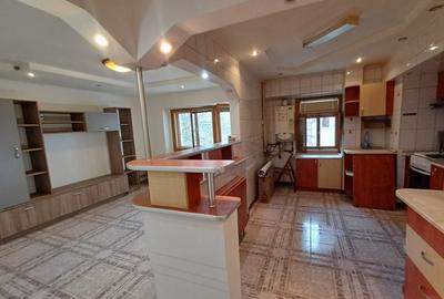 Apartament cu 3 camere decomandat, mobilat în Păcurari - 2