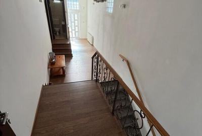 CANTACUZINO - etaj casa din 1980, curte proprie 330mp - 2