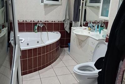Apartament cu 3 camere în Decebal - 2