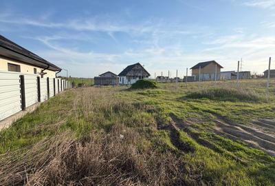 Teren extravilan de 680 mp, în Costi - 2