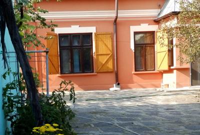 Casa parter plus Mansarda zona Ultracentrala, teren 550mp - 2