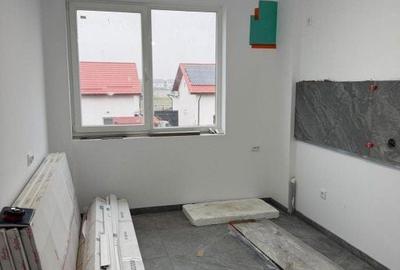 Apartament cu 2 camere decomandat în Vârteju - 3