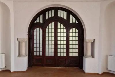 Casă cu Teren 95000 Mp în Central - 2