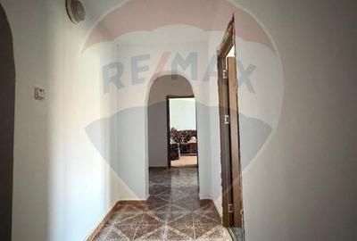 Apartament cu 3 camere decomandat în Sud - 2