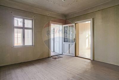 Casa / Vila cu 3 camere de vanzare in zona Aradul Nou - 1