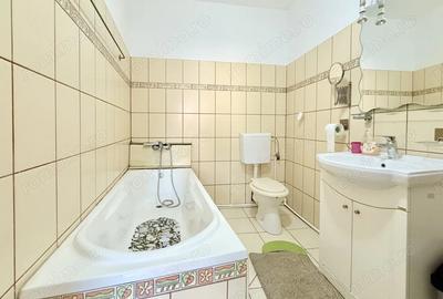 Casa practica, cu curte ?i parcare, in zona centrala - Parcul Carol - 17