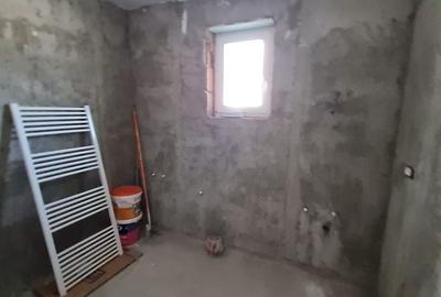 Duplex cu 4 camere cu Canalizare în Parța - 10