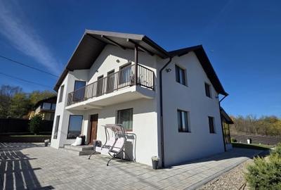 Casa eleganta, 5 camere – Purcareni, COMISION 0% - 1