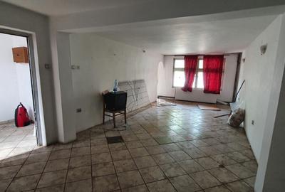 Casă cu 5 camere cu Teren 240 Mp în Nord - 11