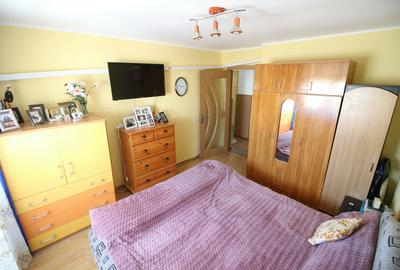 Apartament cu 2 camere decomandat în - 8