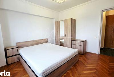 Apartament cu 3 camere semidecomandat, mobilat în 13 Septembrie - 12