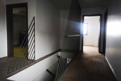Casă cu 4 camere în Central - 7
