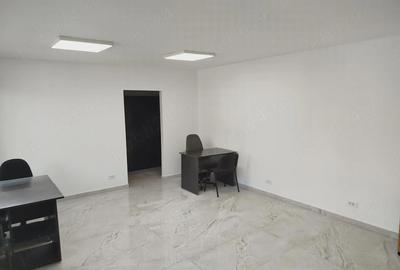 Spațiu comercial, de 46 mp, în Policlinica - 3