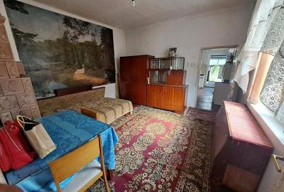 Casă cu 3 camere cu Teren 340 Mp în Central - 1