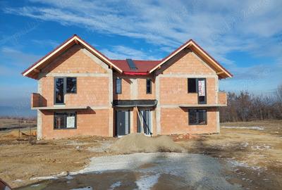 Casă cu 4 camere în Feleacu - 1