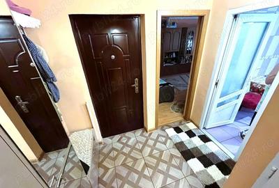 Apartament cu 3 camere decomandat în E3 - 8