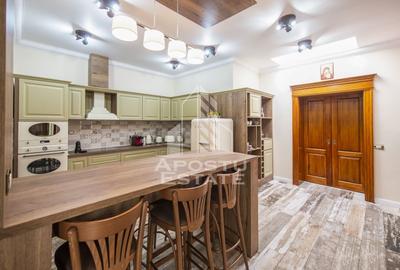 Vila,Piscina,teren fotbal,gradina,vegetatie - 26