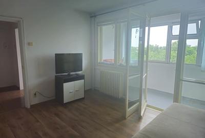 Apartament cu 3 camere semidecomandat în Pajura - 2