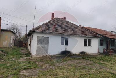 Casă cu 5 camere cu Teren 7531 Mp în Sacu - 13