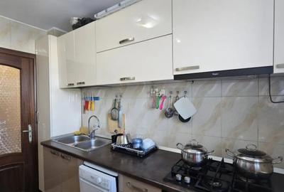Apartament cu 3 camere decomandat în Basarabia - 16