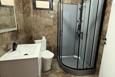 Casă cu 4 camere cu Teren 230 Mp în Central