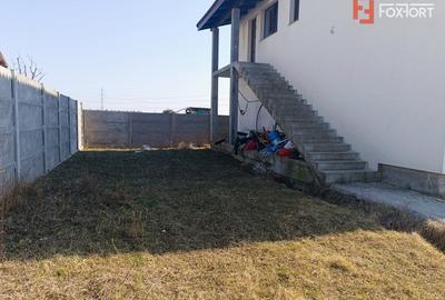 Apartament cu 3 camere 72 mp cu gradina 100 mp in Giroc - V2809 - 1