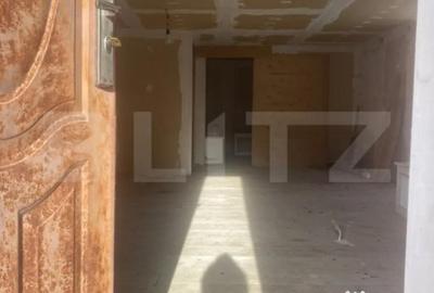 Casă cu 3 camere cu Teren 3450 Mp în Central - 8