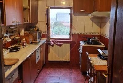Apartament cu 4 camere  in zona Ultracentrala( Primaria Focsani) - 1