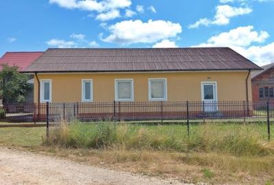 Casă cu 2 camere cu Teren 750 Mp în Ciolt - 2