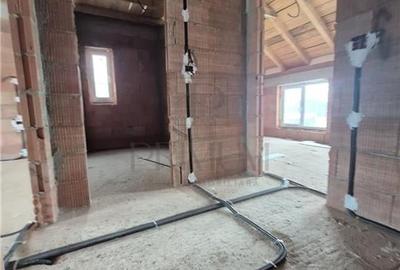 Duplex deosebit - personalizare interioara - zona in plina dezvoltare. - 6