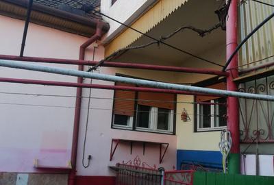 Casă cu 4 camere în Central - 6