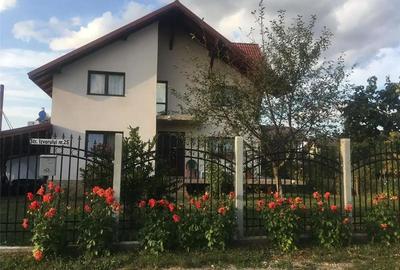 Casă cu 5 camere cu Teren 1100 Mp în Tărlungeni - 1